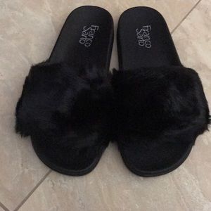 new trendy slippers